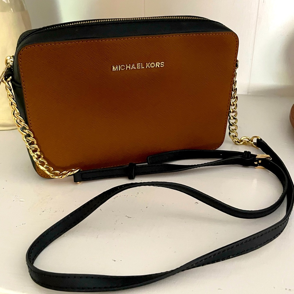 Micheal Kors Crossbody Purse